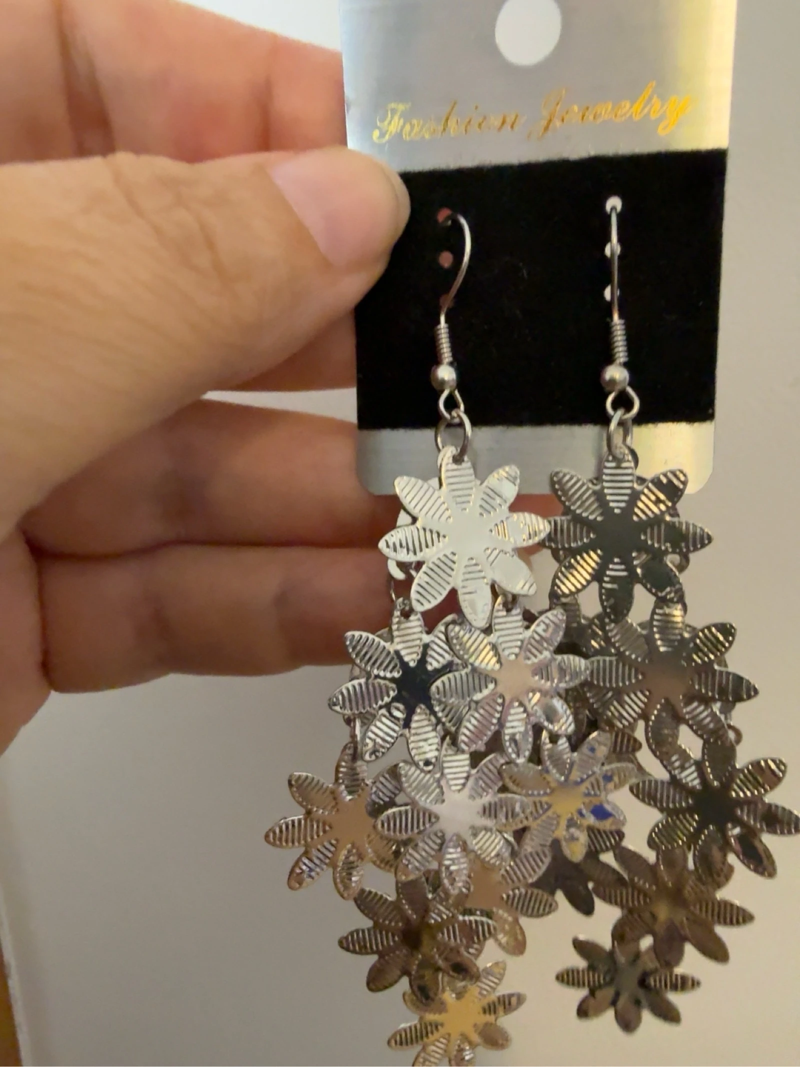 Long silver flower earrings metal new with tag – photo 6